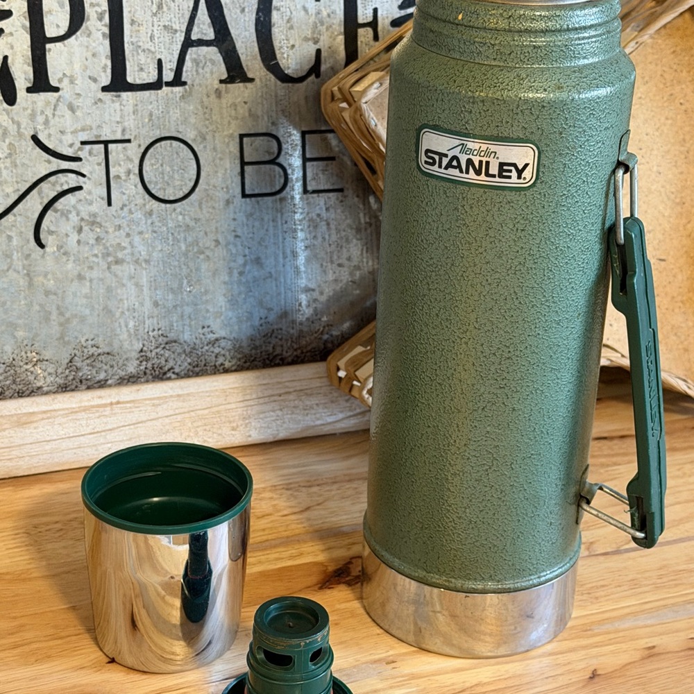 Stanley Aladdin Metal Thermos 1 Quart Green Vintage Model 98B94H - Picture 2 of 6